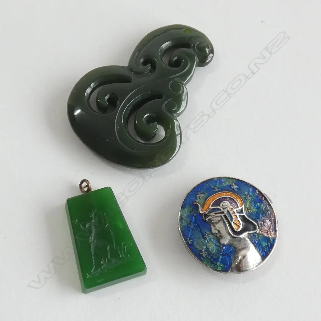 3 OLD JEWELLERY PCES. GRRENSTONE. GLASS & ENAMELED  Image 1++