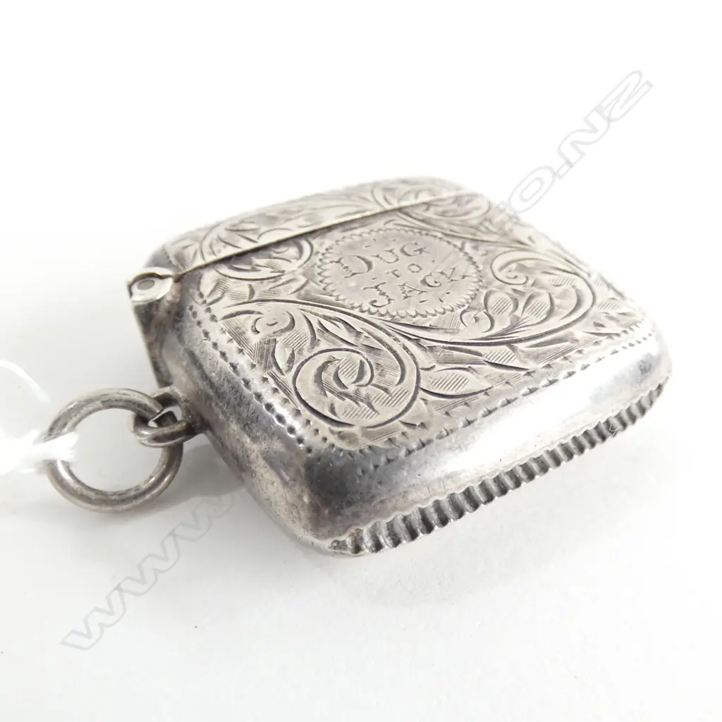 ENGRAVED SILVER VESTA Image 1++