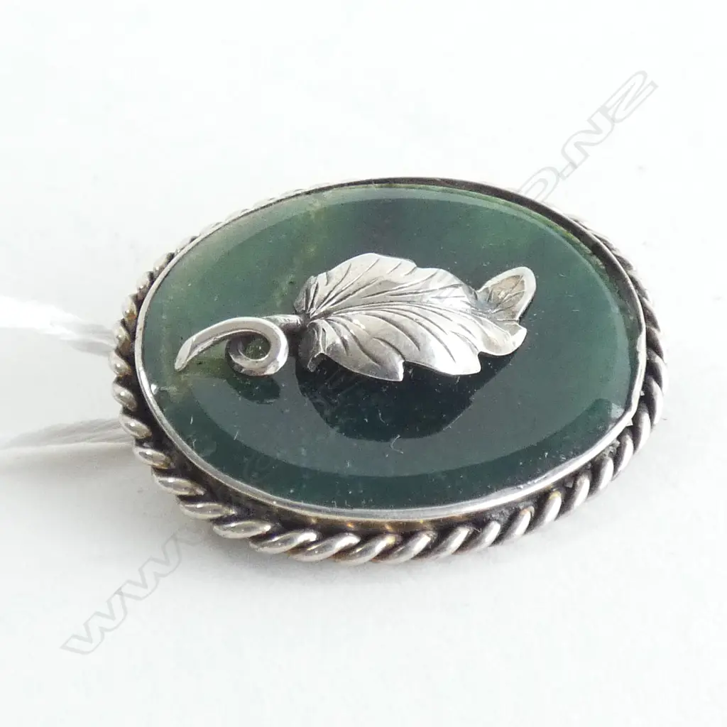 MOSS AGATE AND SILVER BROOCH Image 1++