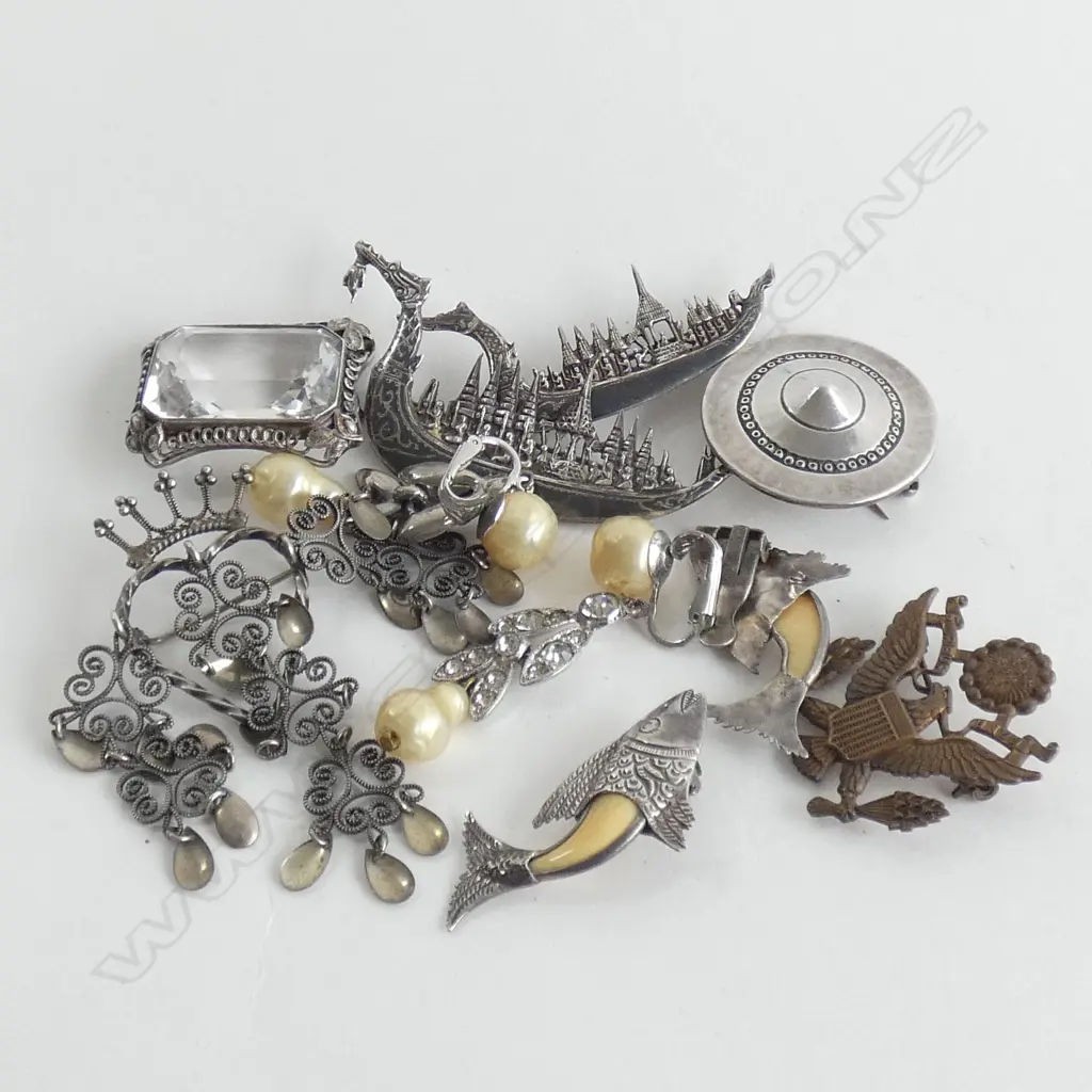 ASST. STG SILVER JEWELLERY ETC Image 1++