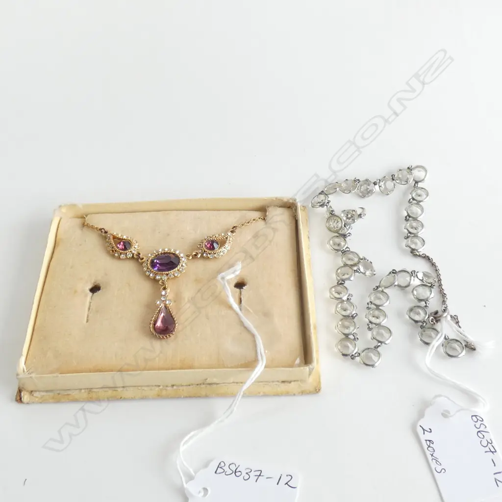 VINTAGE COSTUME JEWELLERY RHINESTONE NECKLACE & PURPLE STONE PENDANT Image 1++