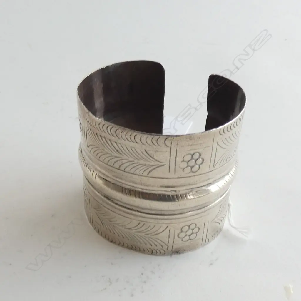 VINTAGE AFRICAN SILVER CUFF BANGLE 101 GRAMS Image 1++