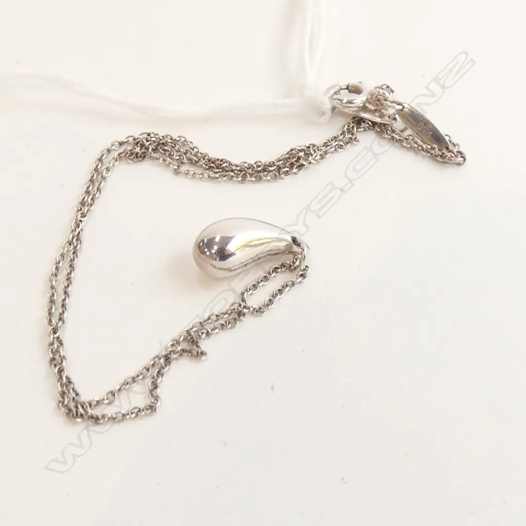 TIFFANY STG SILVER TEARDROP PENDANT NECKLACE Image 1++