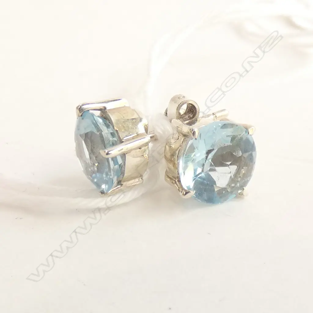 BLUE TOPAZ & SILVER EARRINGS   Image 1++