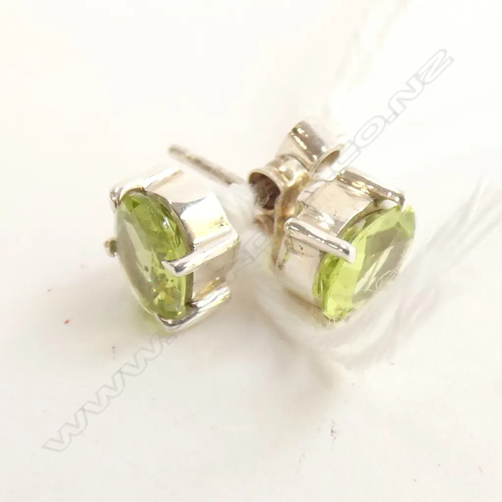 PERIDOT & SILVER EARRINGS  Image 1++