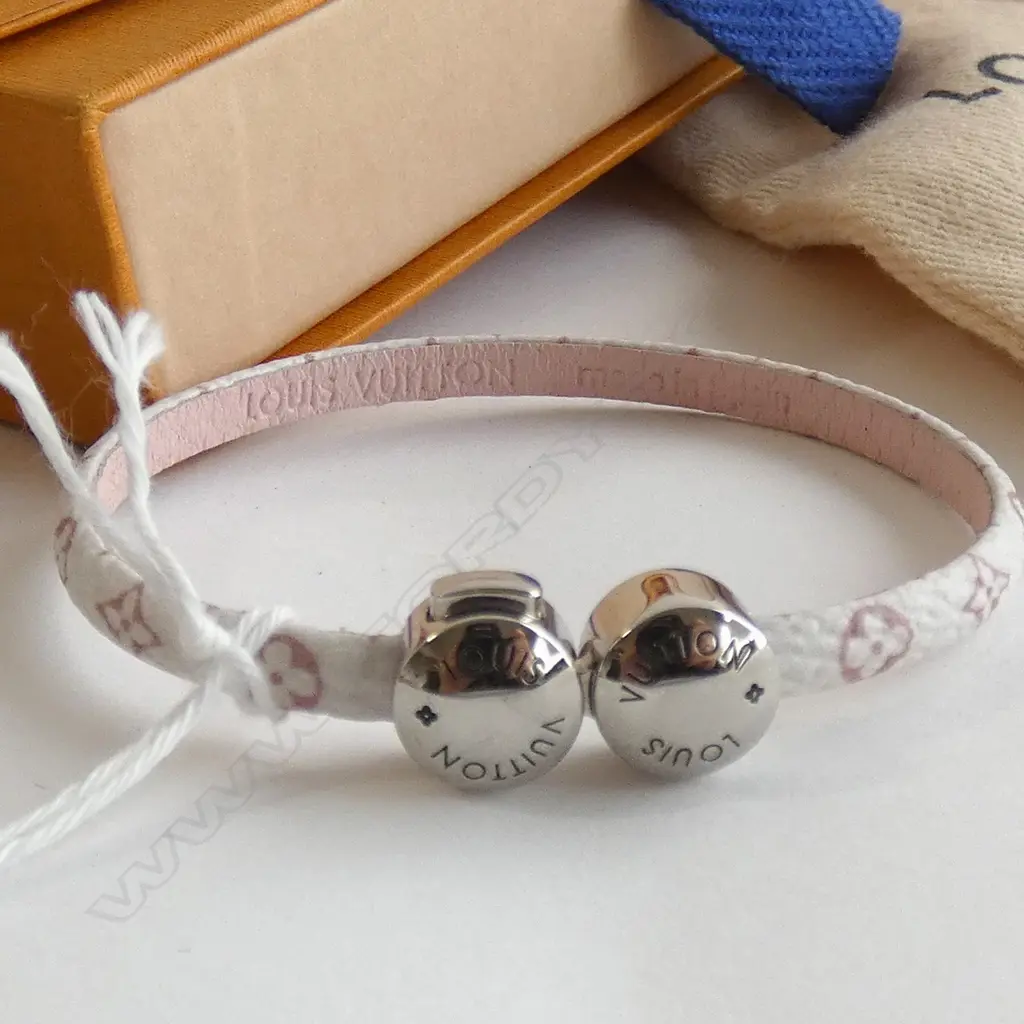 LOUIS VUITTON LEATHER BRACELET, BOXED Image 1++