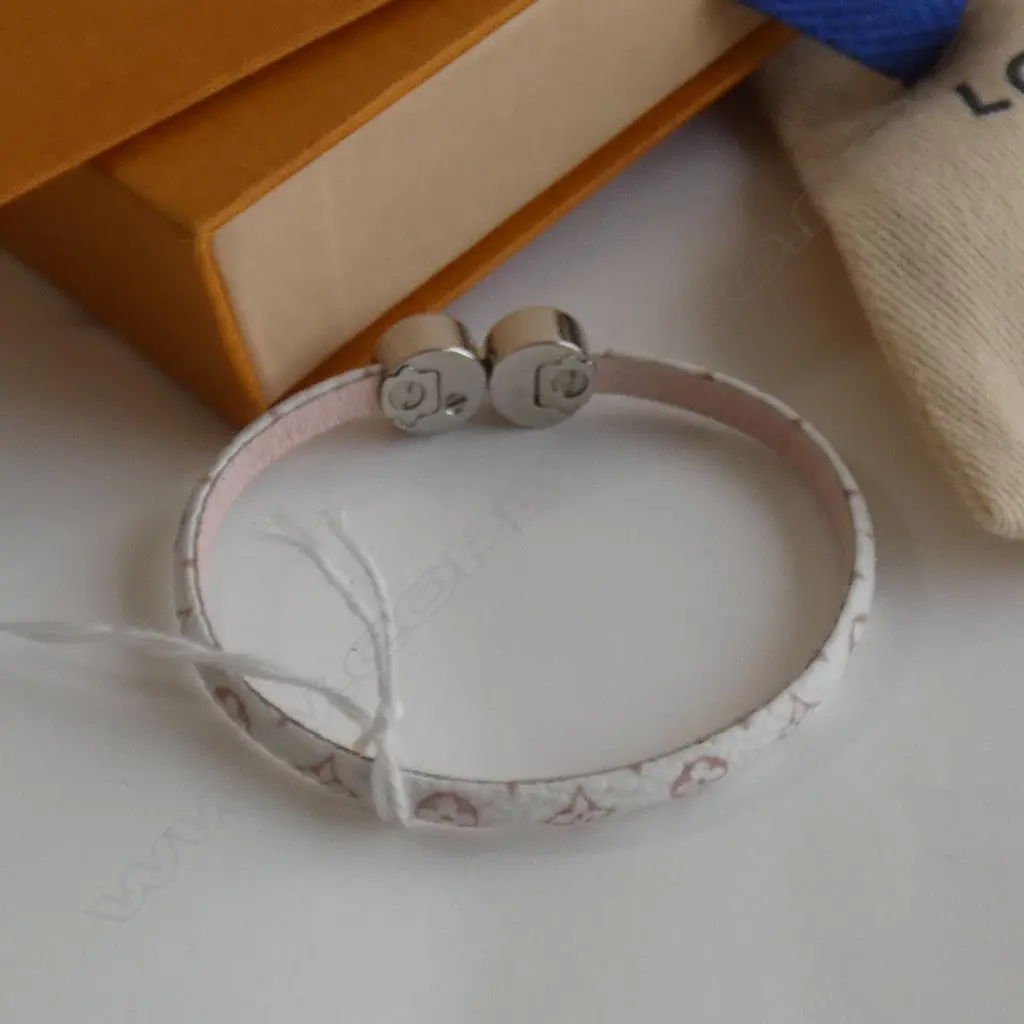 LOUIS VUITTON LEATHER BRACELET, BOXED Image 1++