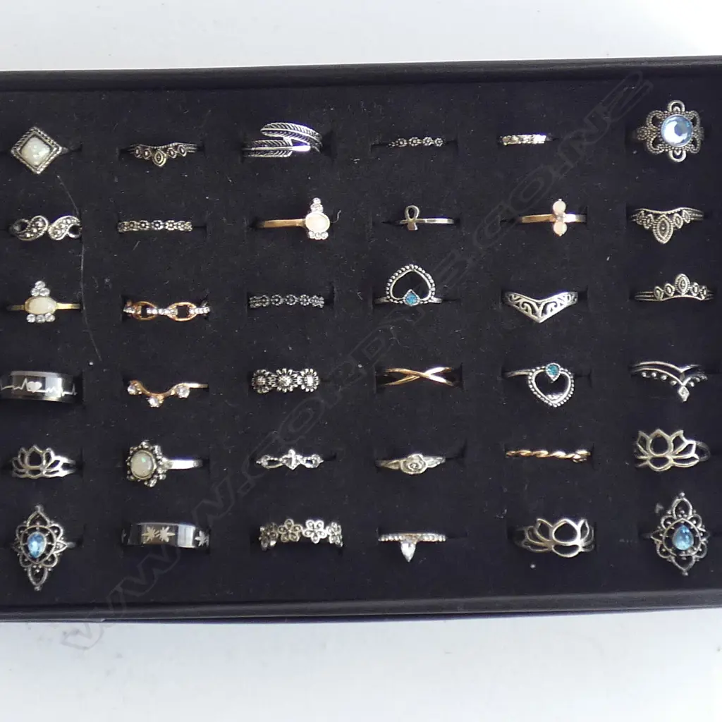TRAY OF ASST. COSTUME RINGS Image 1++