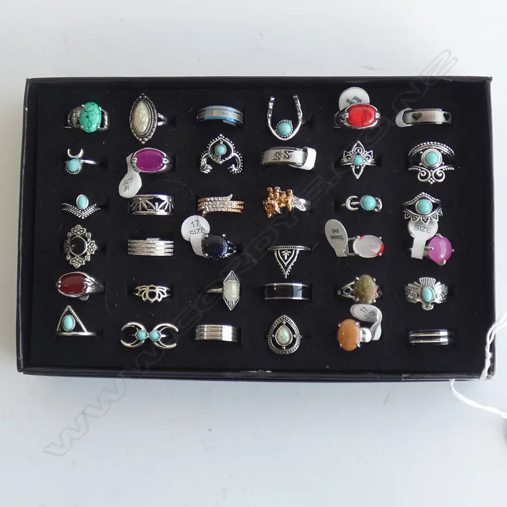 TRAY OF ASST. COSTUME RINGS Image 1++