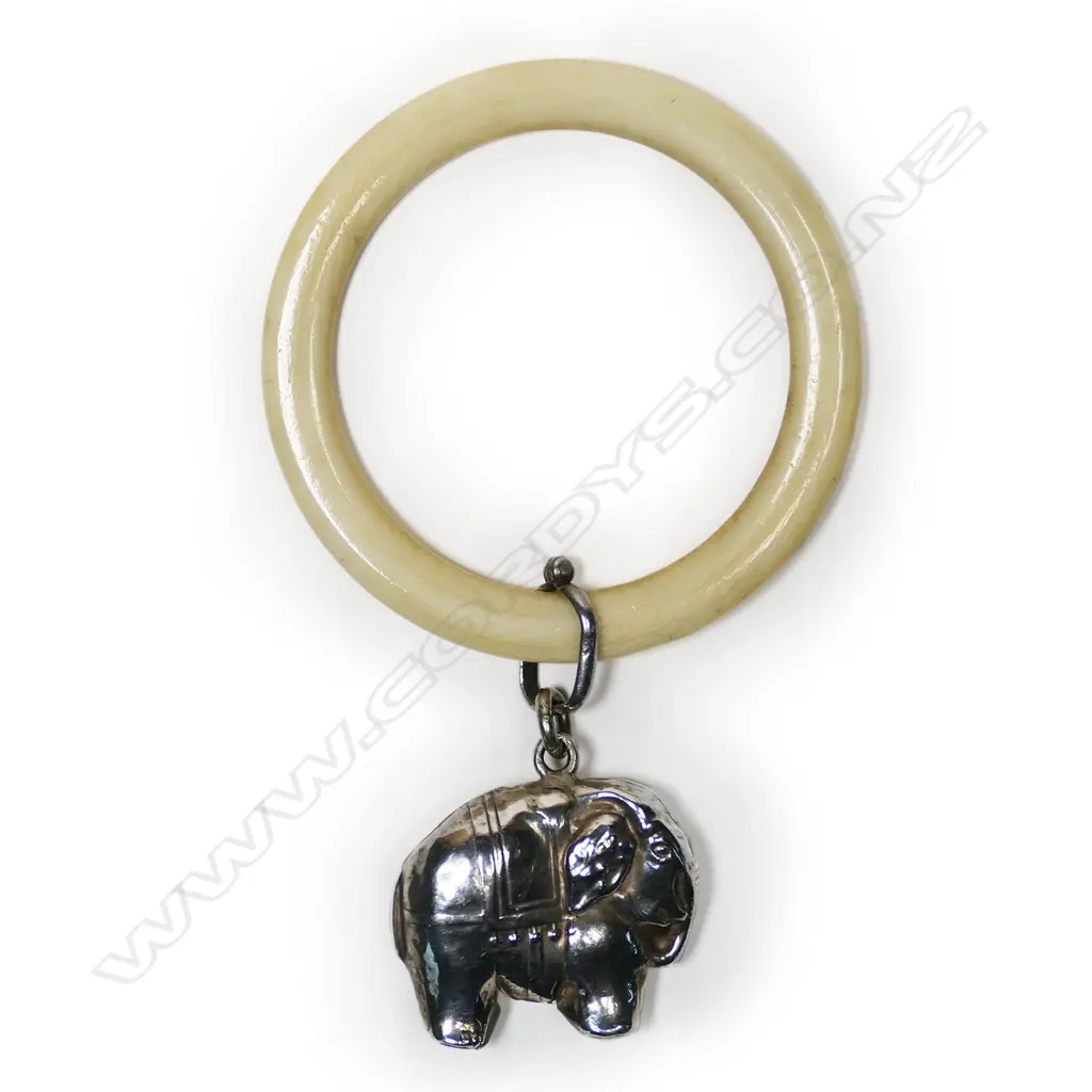 A Scottish silver baby rattle, Image 1++