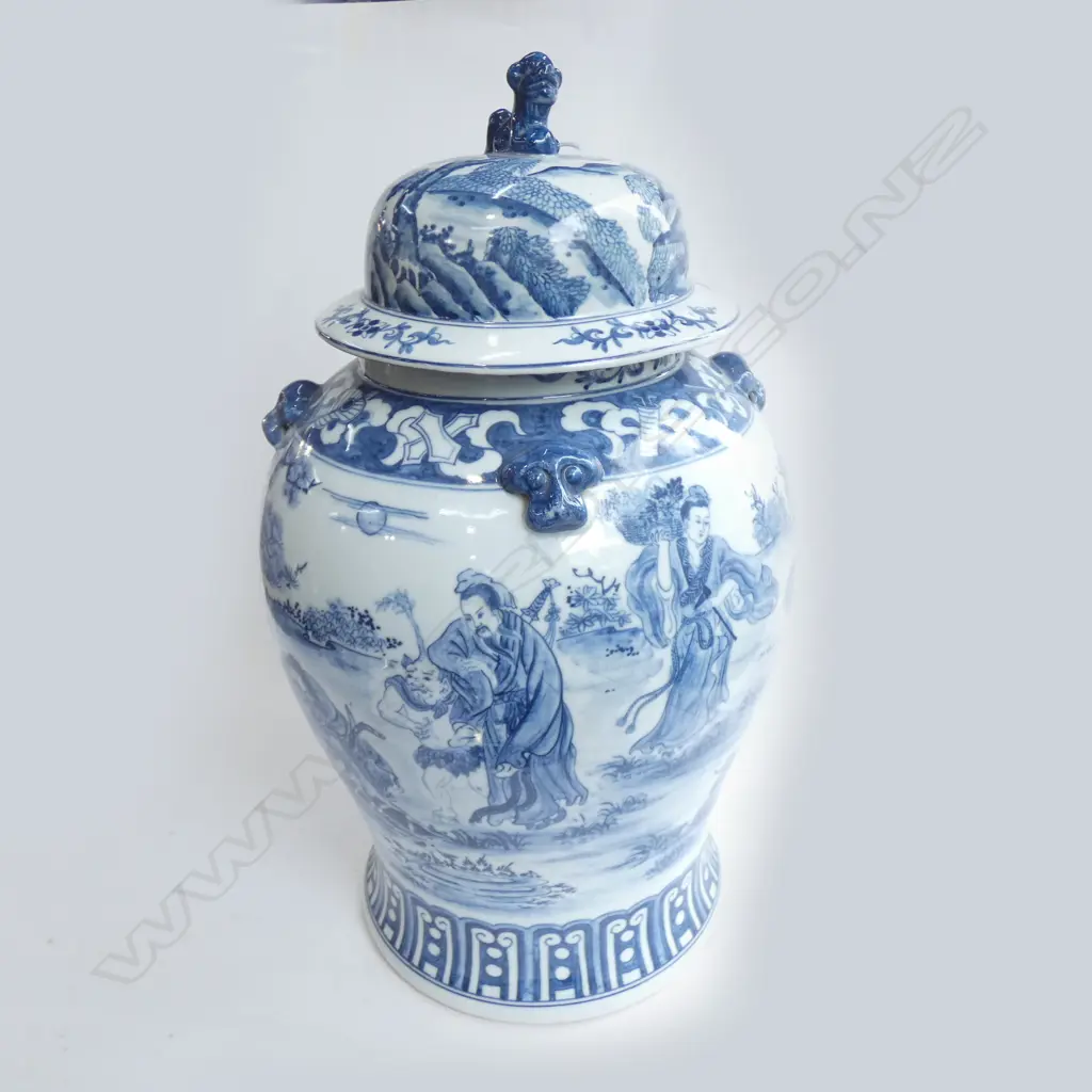 LARGE B/W LIDDED GINGER JAR H.450mm Image 1++