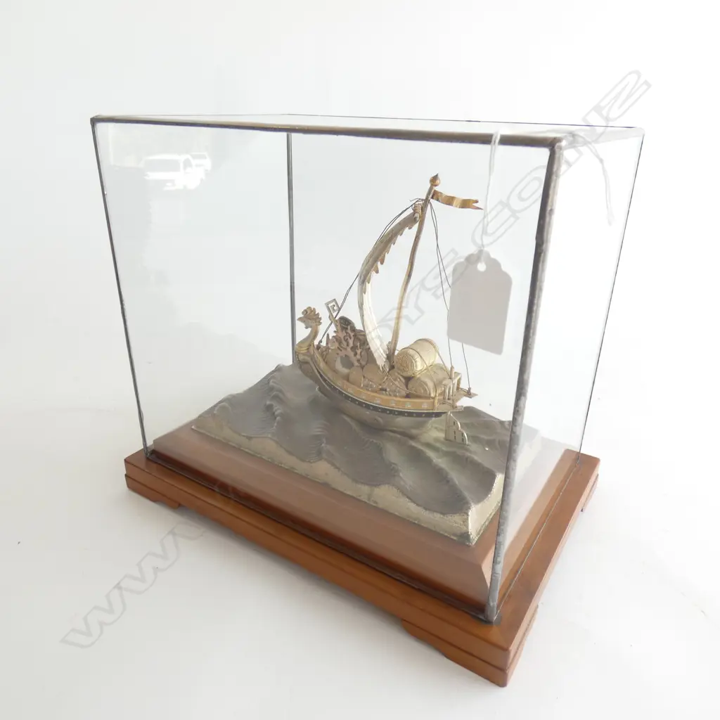 SILVER TREASURE SHIP IN GLASS DISPLAY CASE Image 1++
