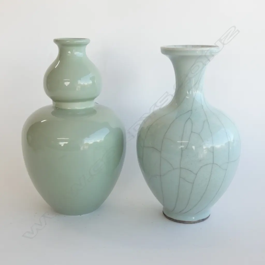 2 CELADON VASES H.300mm Image 1++