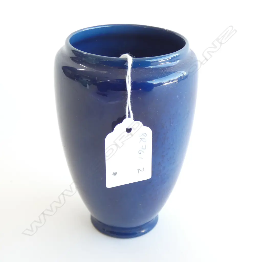 ROYAL DOULTON 'TITIAN' MONOCHROME BLUE VASE. H.115mm Image 1++