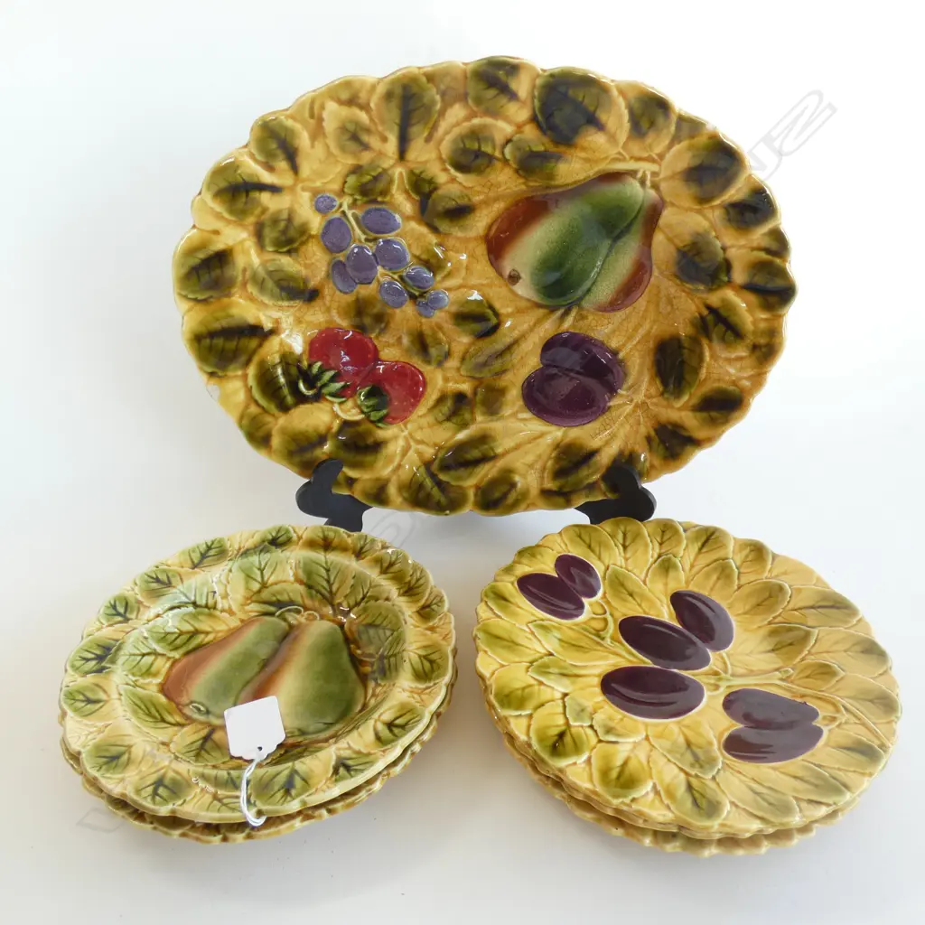 6 PCES SARREGUEMINES; 3 SIDE PLATES, 2 BOWLS, OVAL PLATTER L.325mm... Image 1++