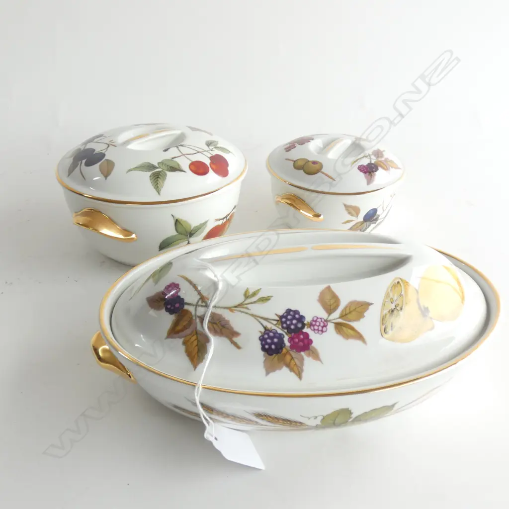 3 ROYAL WORCESTER EVESHAM DISHES Image 1++