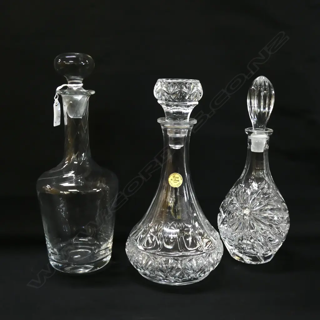 3 CRYSTAL DECANTERS H.300mm Image 1++