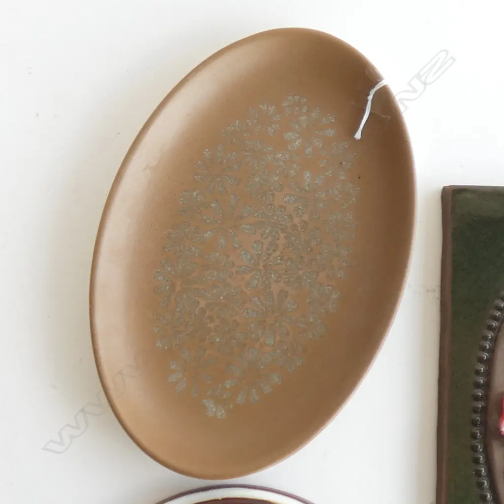 CROWN LYNN DOROTHY THORPE OVAL PLATE (L240MM) + 2 TERRACOTTA WALL TILES; 1 GANIGHA SWEDEN (185 X 230MM) Image 1++