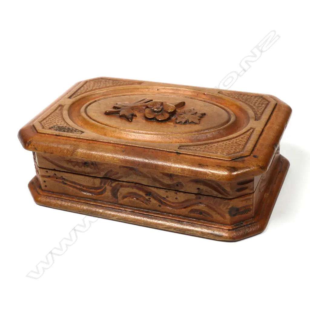 Wooden Double Stamp Box with a top carved with a floral motif, Image 1++