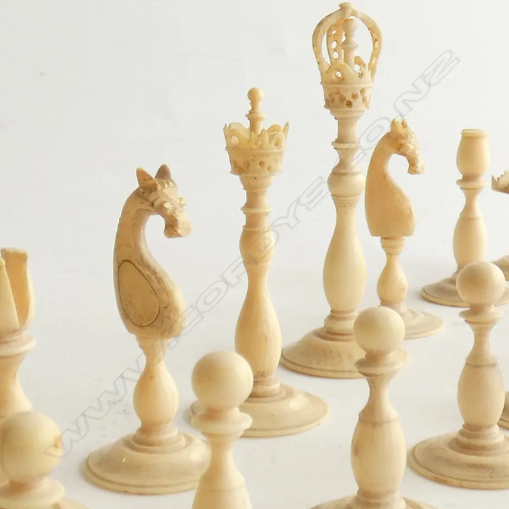 SM IVORY CHESS SET PIECES A/F  H. 77MM Image 1++