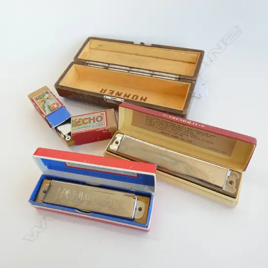 3 VINTAGE HARMONICAS, BOXED + VINTAGE BOX L.210mm