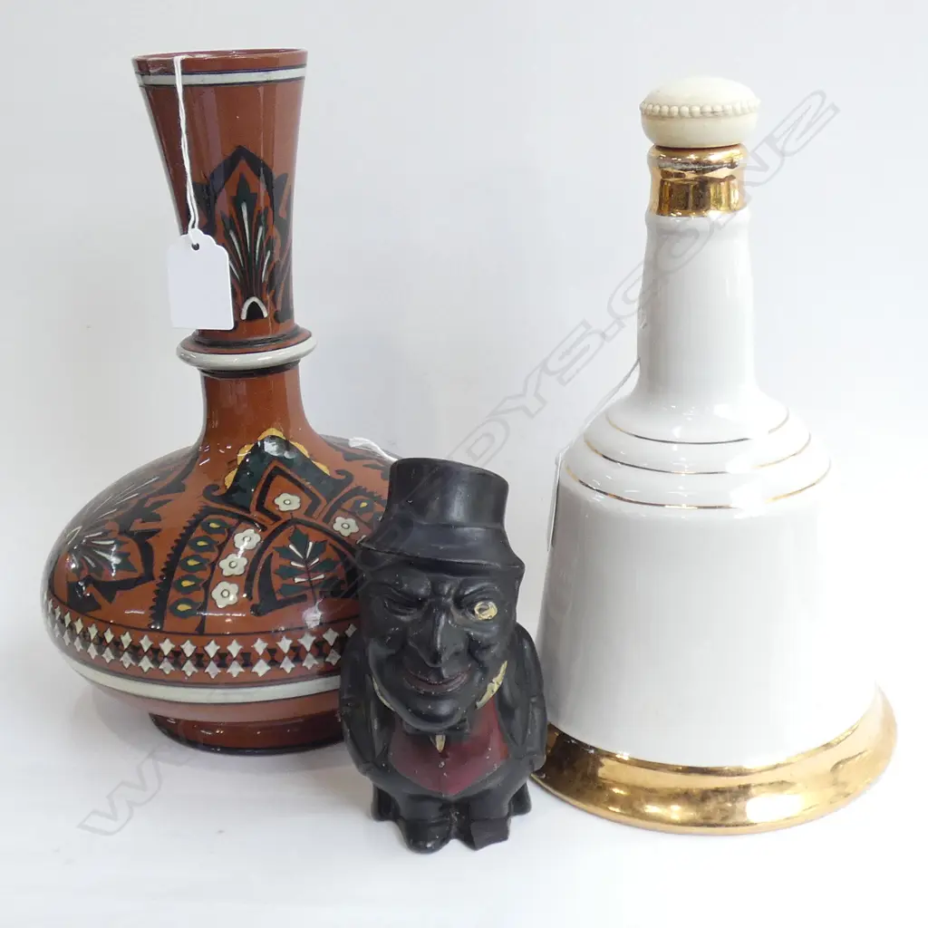 CERAMIC BELLS WHISKY COMMEMORATIVE BOTTLE / LG TORQUAY WARE VASE (H 280MM)& COMICAL FIGURE  Image 1++