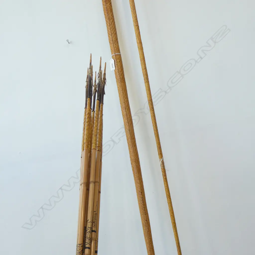WOVEN FIBRE BOW, 10 ARROWS & SPEAR Image 1++