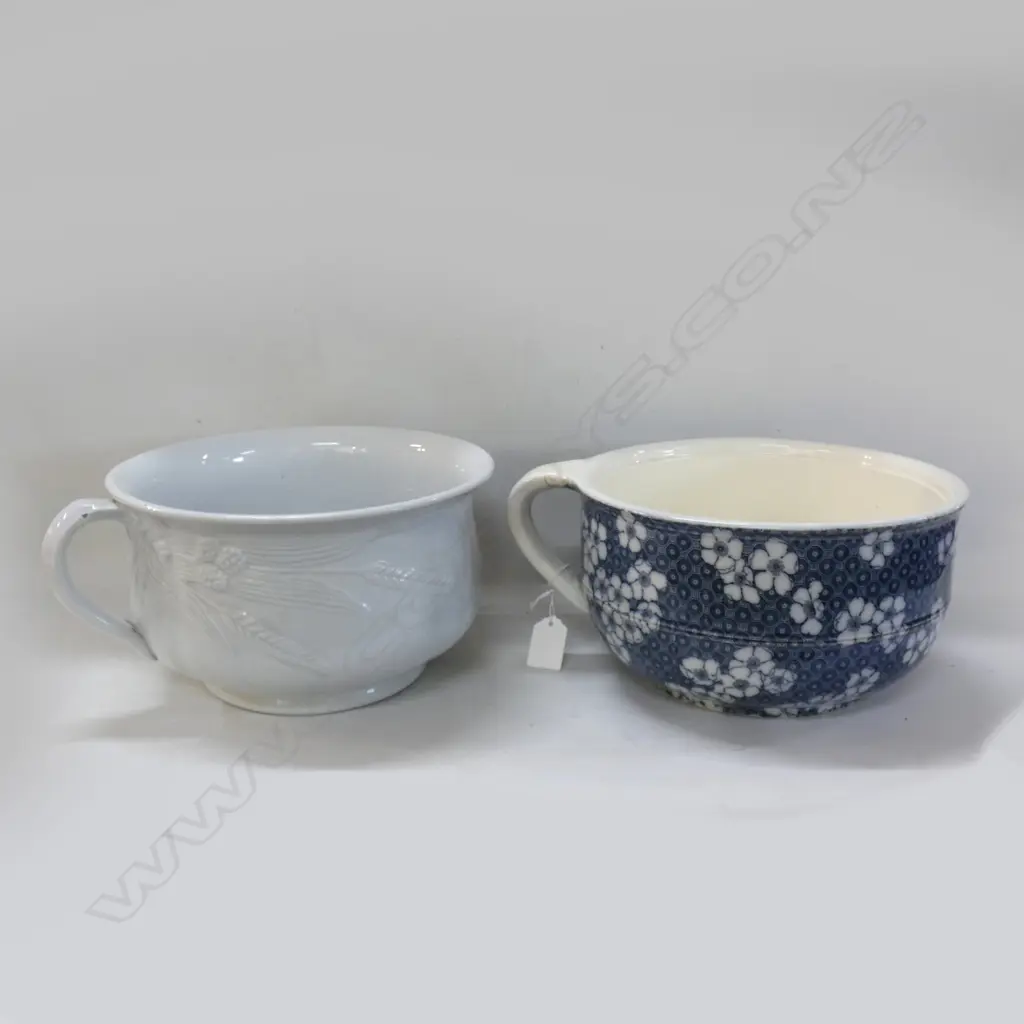 2 VICTORIAN CHAMBER POTS  Image 1++
