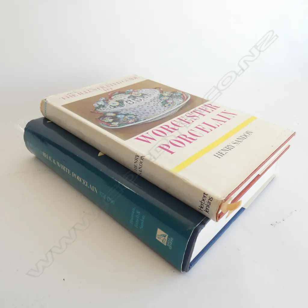 2 BOOKS ON WORCESTER PORCELAIN Image 1++