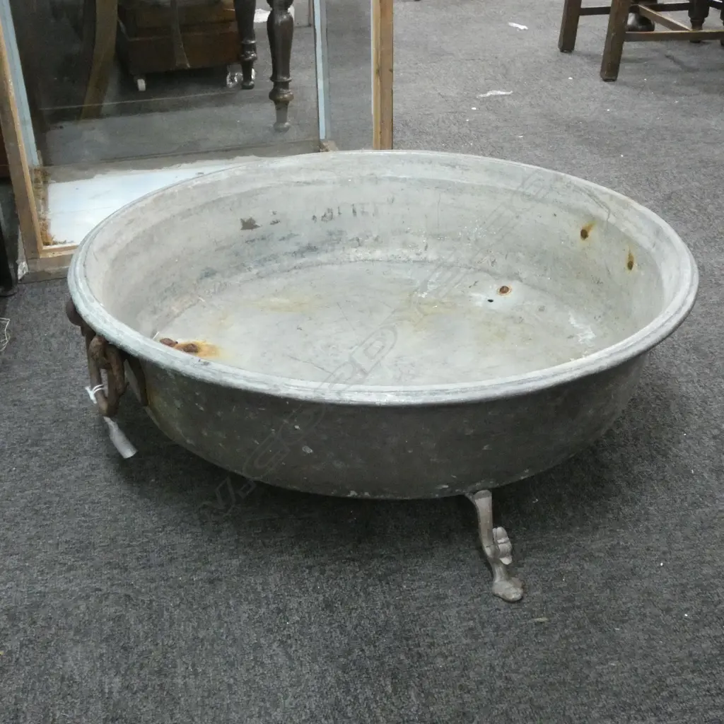 LG ROUND COPPER VESSEL / TROUGH - DIA 690MM Image 1++
