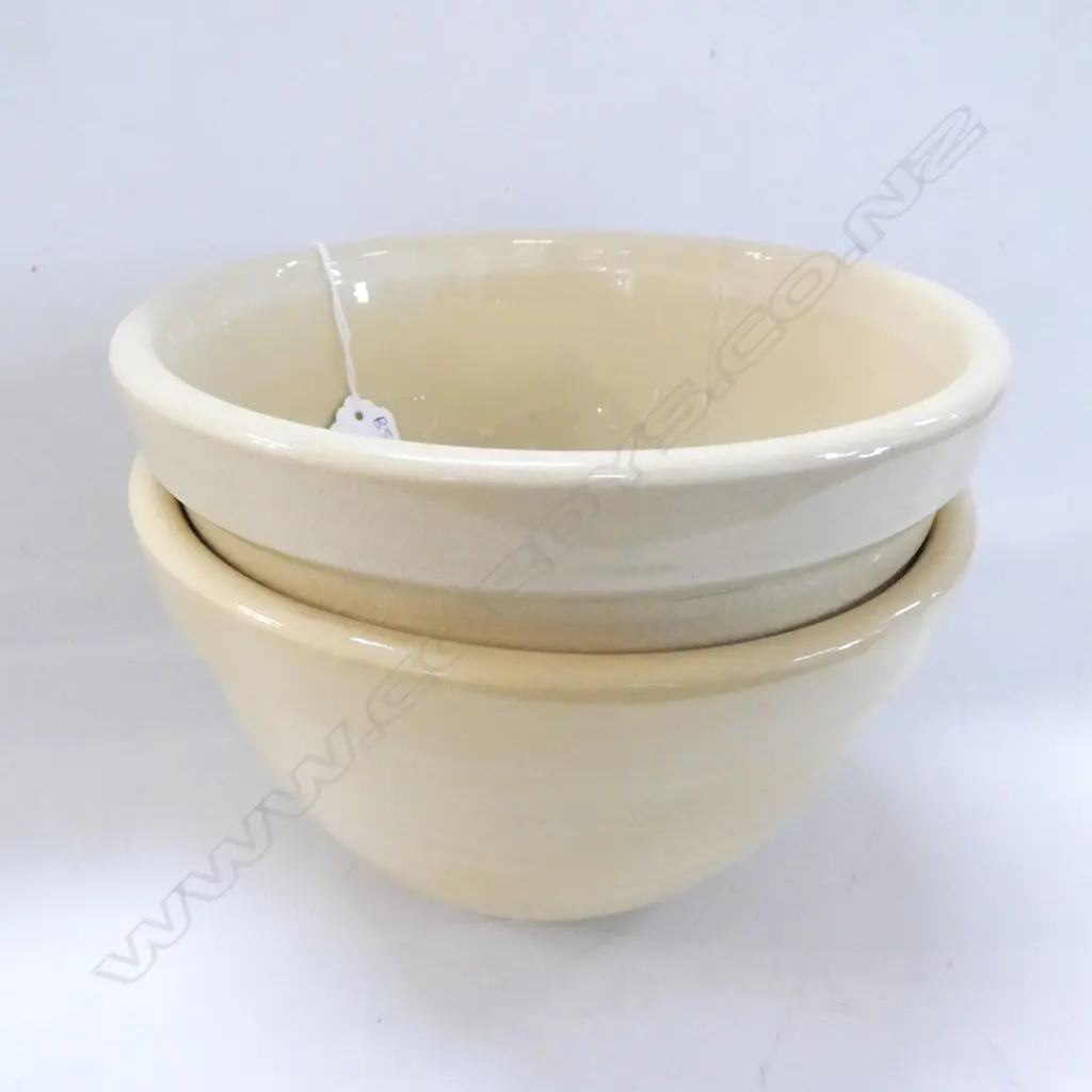 2 CROWN LYNN BEEHIVE MIXING BOWLS AF 200mm dia Image 1++
