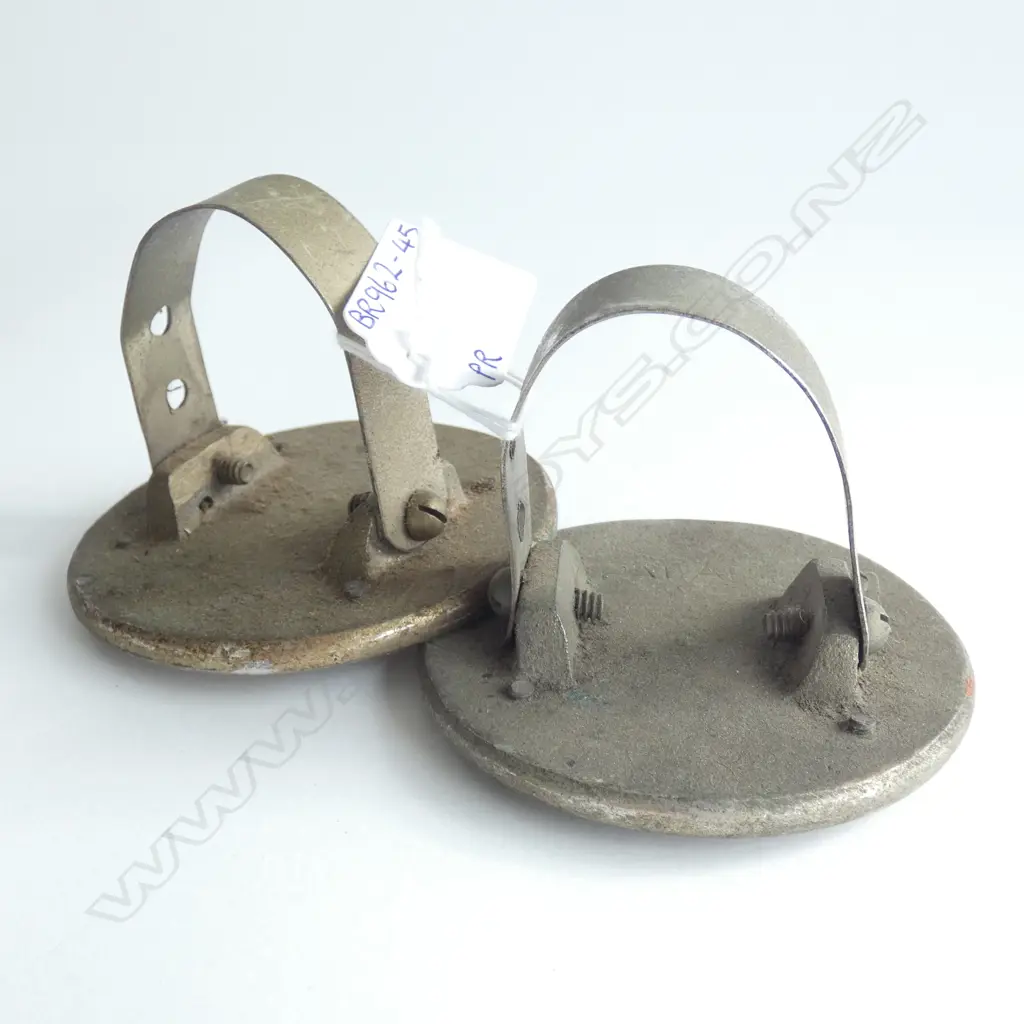 PR OLD BATES ENGINE CHASSIS CLAMPS DIA 80MM Image 1++