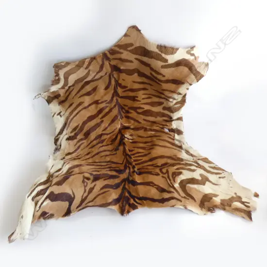 ANIMAL SKIN 750mm sq
