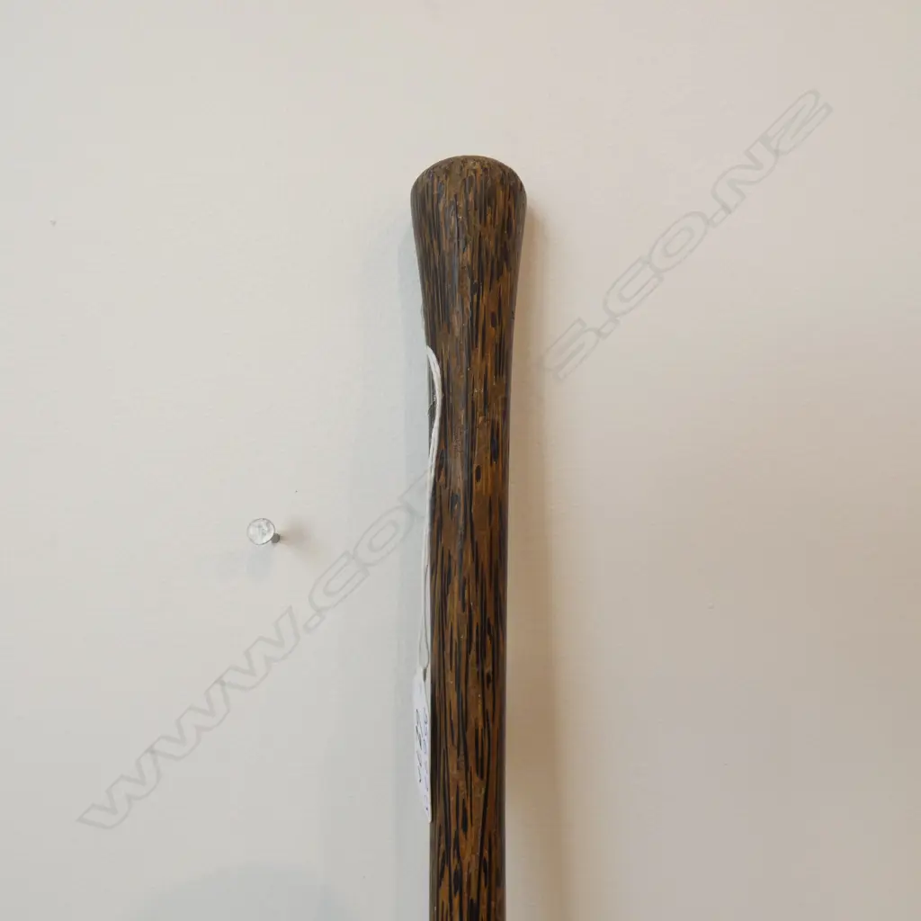 OLD WOODEN WALKING STICK   Image 1++
