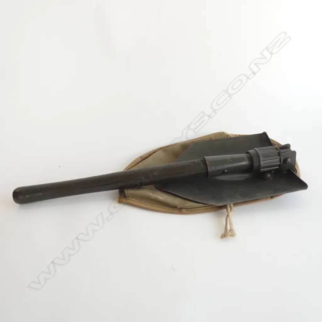 OLD FOLDING SHIPPING SHOVEL WITH CANVAS BAG L 445MM (WHEN FOLDED) Image 1++