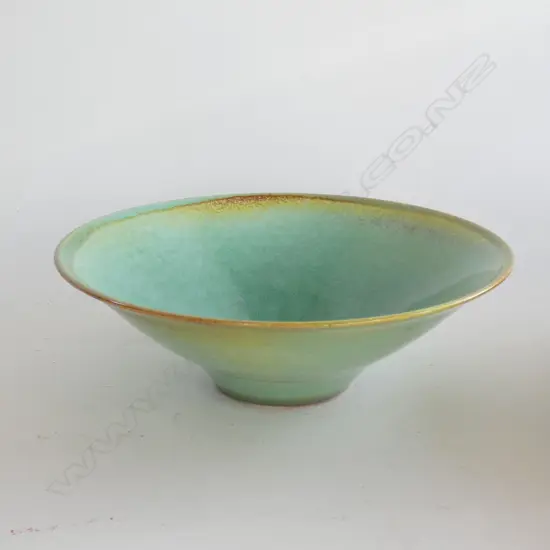 MARGERY SMITH STUDIO POTTERY LUSTRE GLAZE BOWL 245mm dia