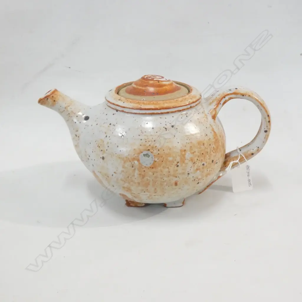 SHINO GLAZED? TEAPOT ON FEET H500 MM POTTERS STAMP Image 1++