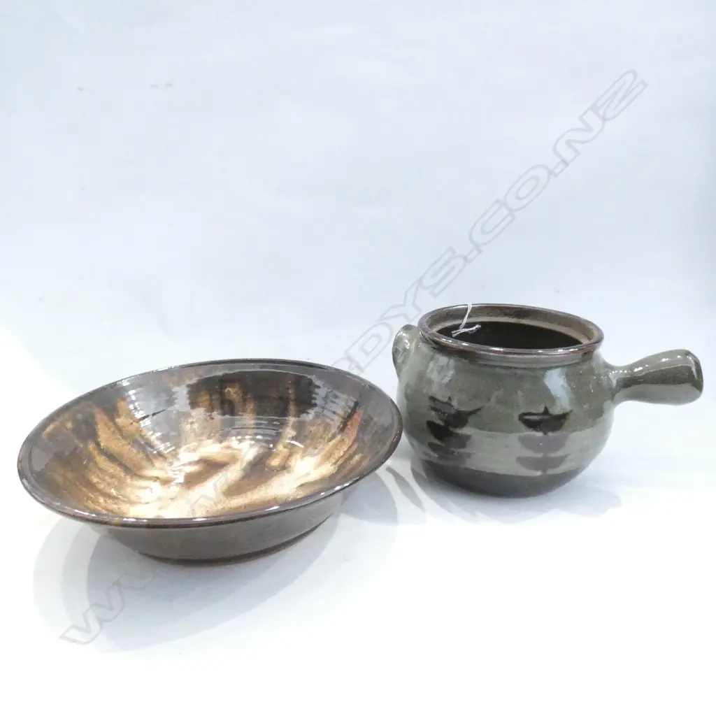 2 NZ POTTERY ITEMS - SHALLOW BOWL /LIDLESS CASSEROLE  Image 1++