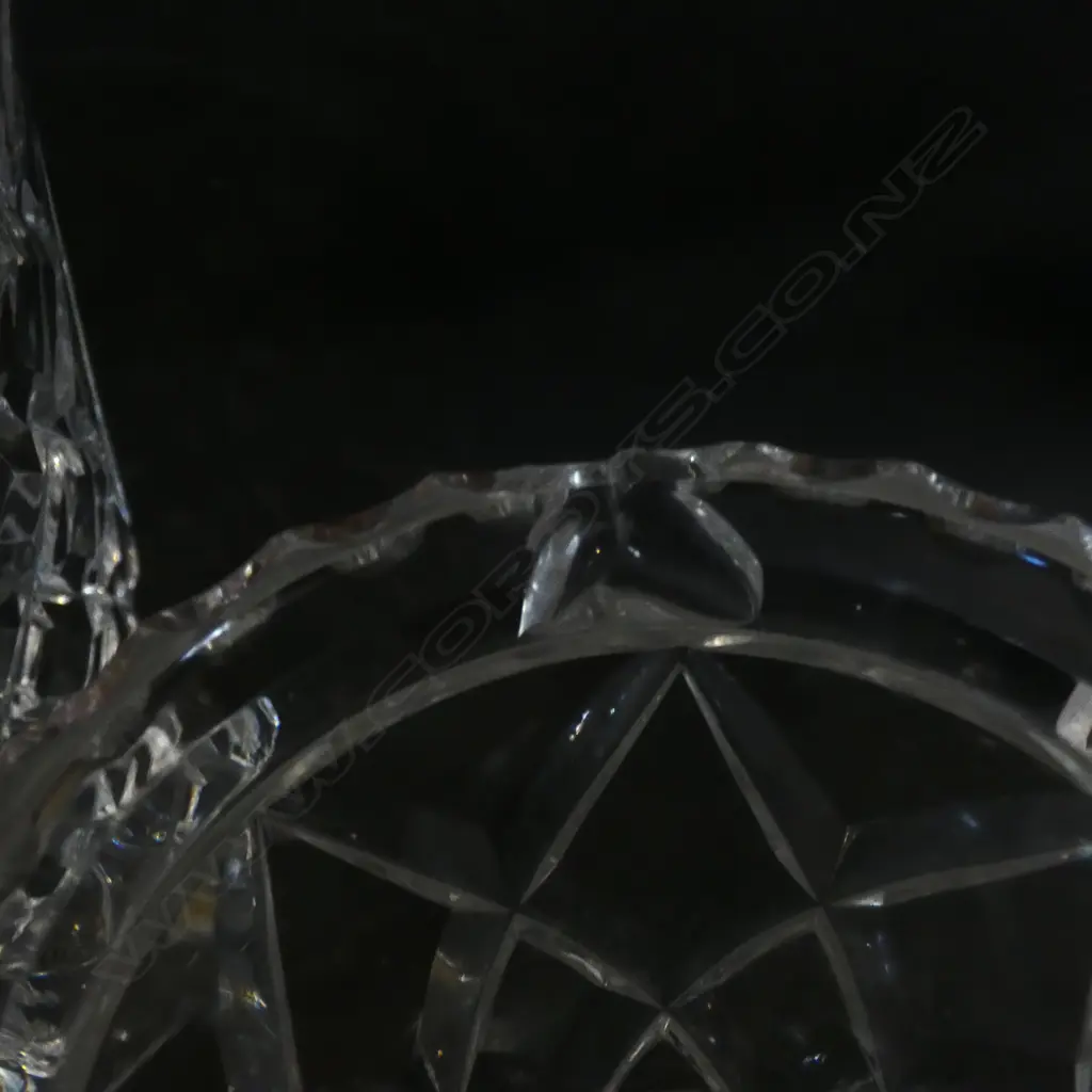 FIVE ASST CUT CRYSTAL VASES - TALLEST H. 200MM 1 A/F Image 1++