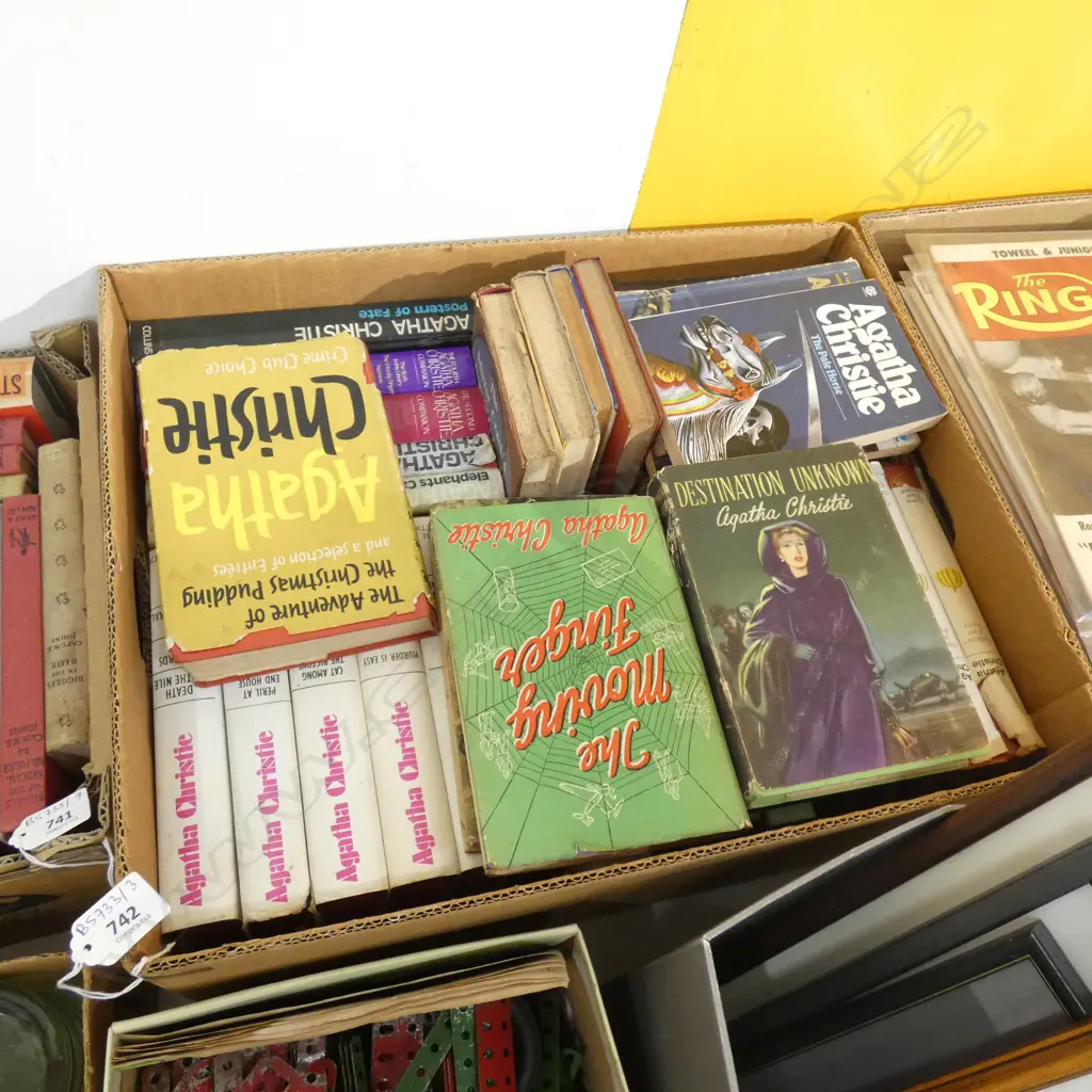 BOX LOT AGATHA CHRISTIE BOOKS Image 1++