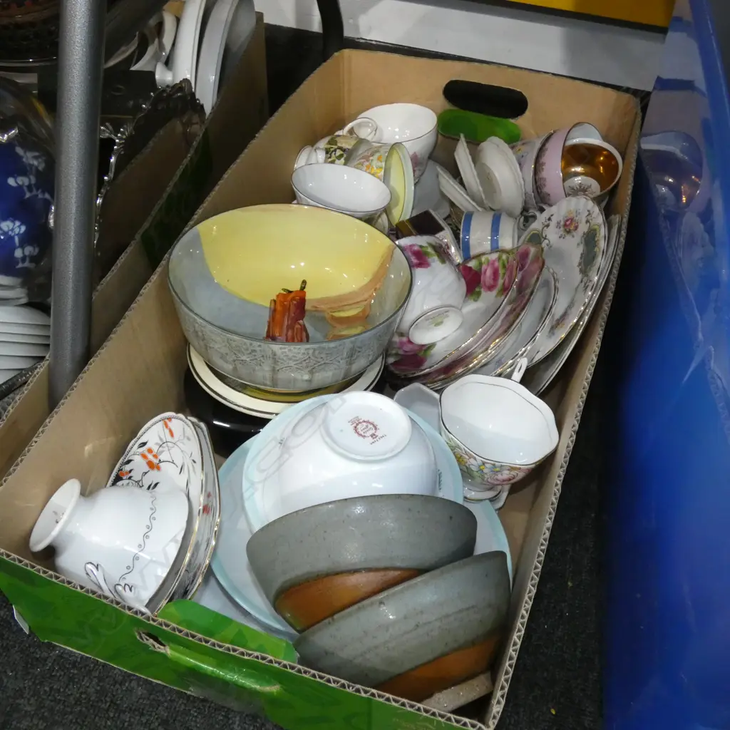 BOX LOT ASST. CHINA Image 1++