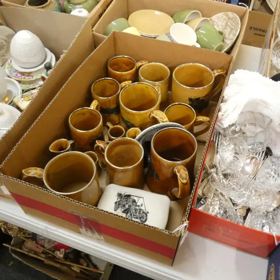 BOX LOT ASST WADE CAR THEMED MUGS ETC.. 
