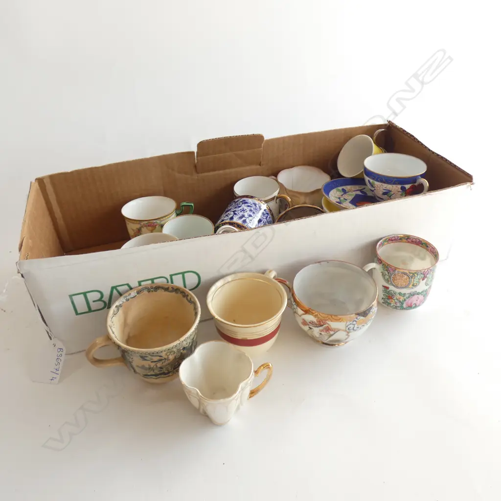 BOX LOT ASST. COFFEE CANS Image 1++