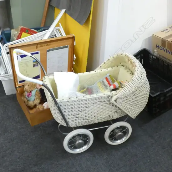 VINTAGE PRAM