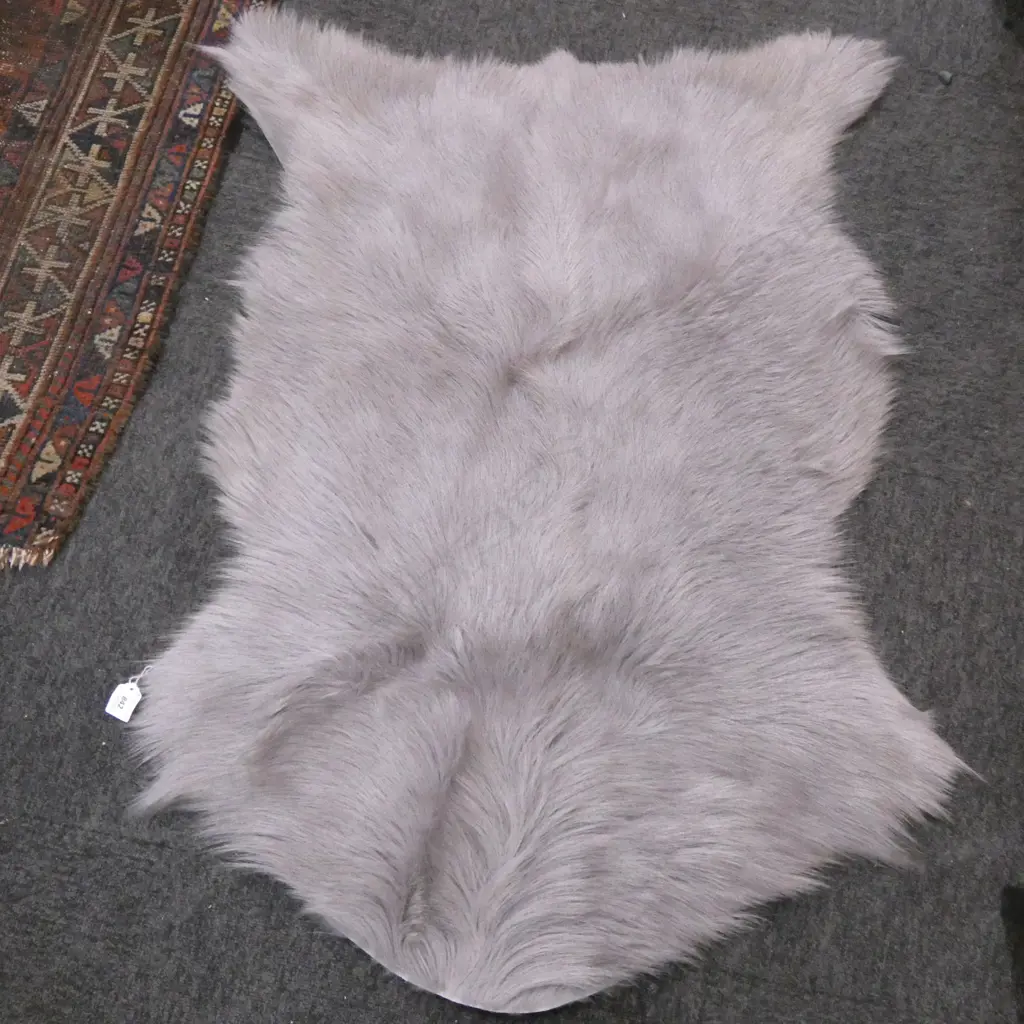 HIMALAYAN GOAT RUG  L  990MM Image 1++