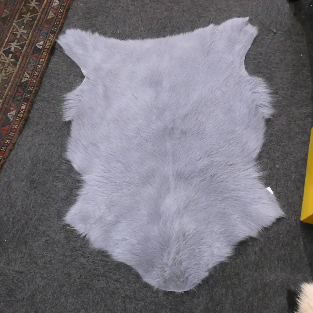 SLATE GREY HIMALAYAN GOAT HIDE RUG L 900MM Image 1++