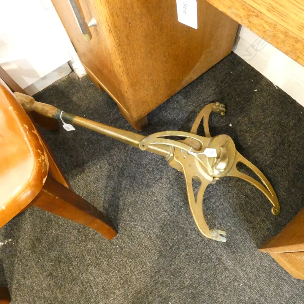 ANTIQUE BRASS THAMES RIVER CRAFT TILLER & YOKE  Image 1++