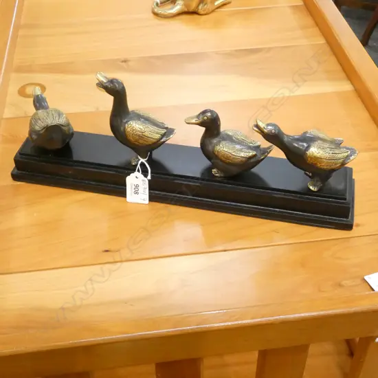 4 BRONZE DUCKS ON STAND L.370mm