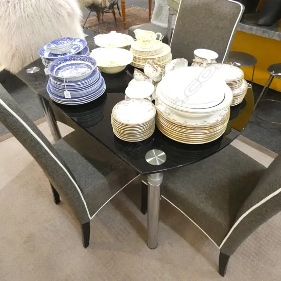 CONTEMPORARY BLACK GLASS TOPPED TABLE 755x1215mm