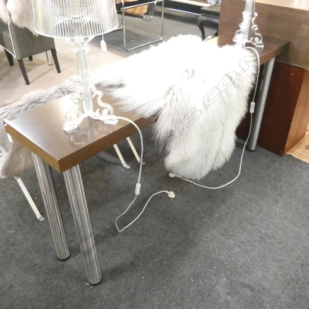 CONTEMPORARY HALL TABLE.. Image 1++